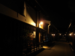 古い町並みを夜歩き