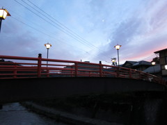 郡上八幡と橋と三日月と。