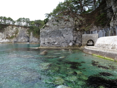 浄土ヶ浜の遊歩道にて。