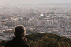 京都タワーを狙う