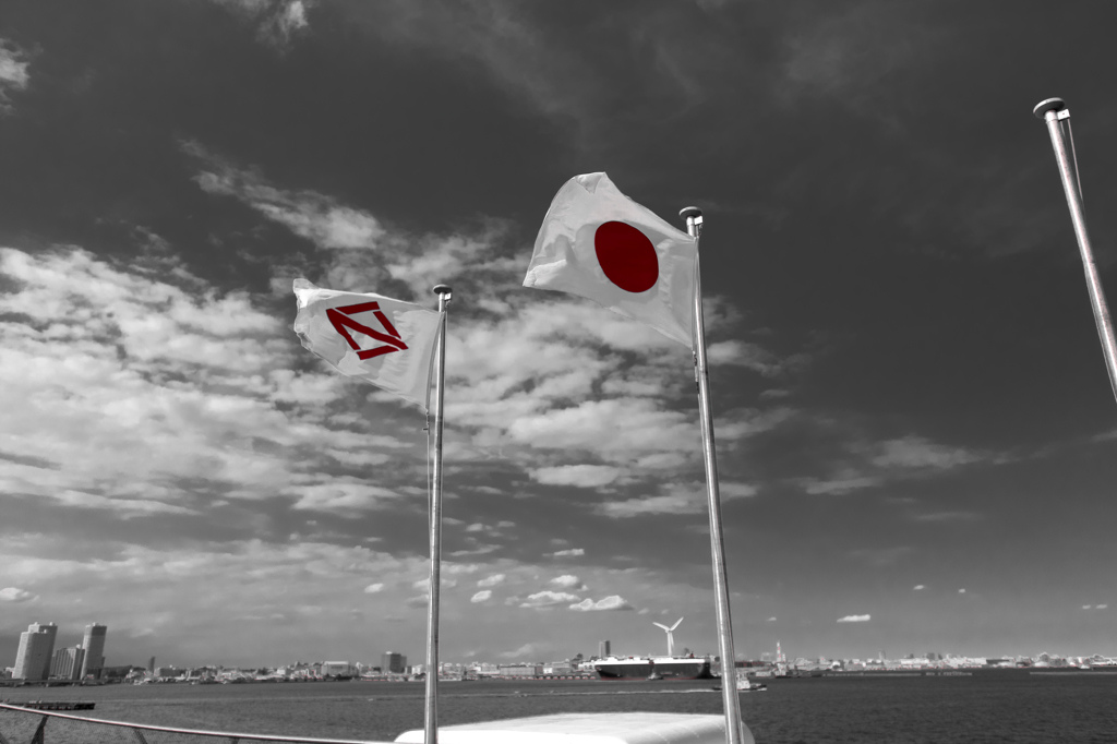 日の丸と横浜市旗