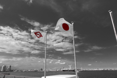 日の丸と横浜市旗