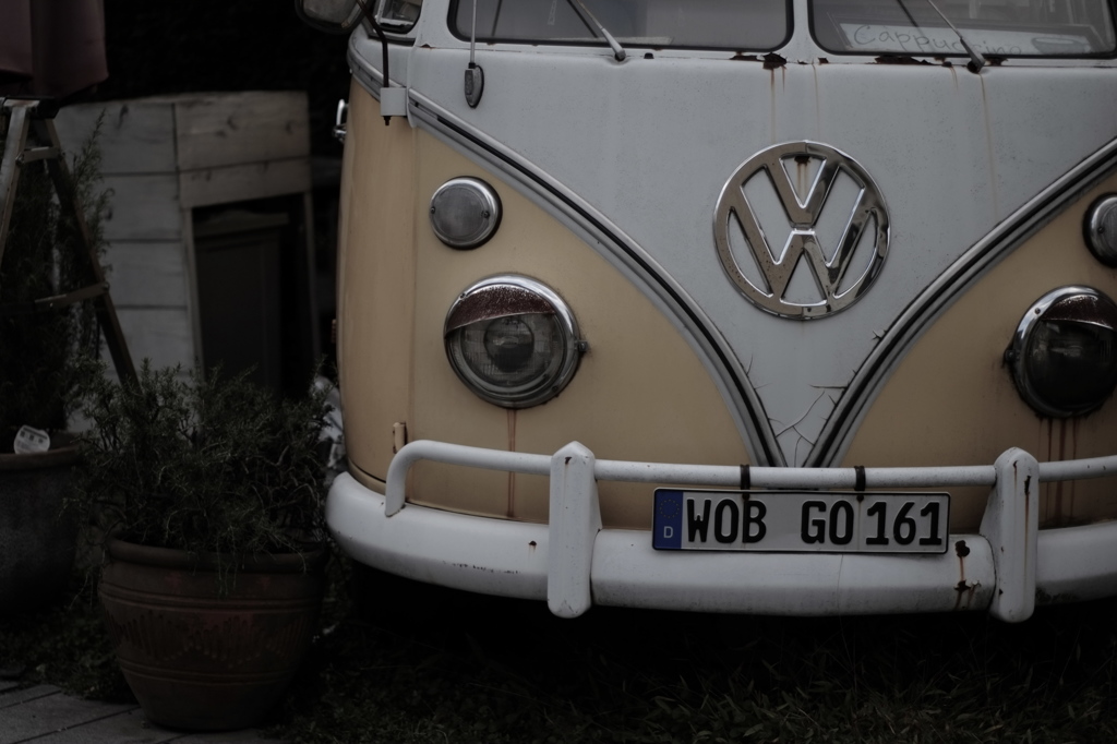 crying car