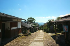 空高く、宿場町