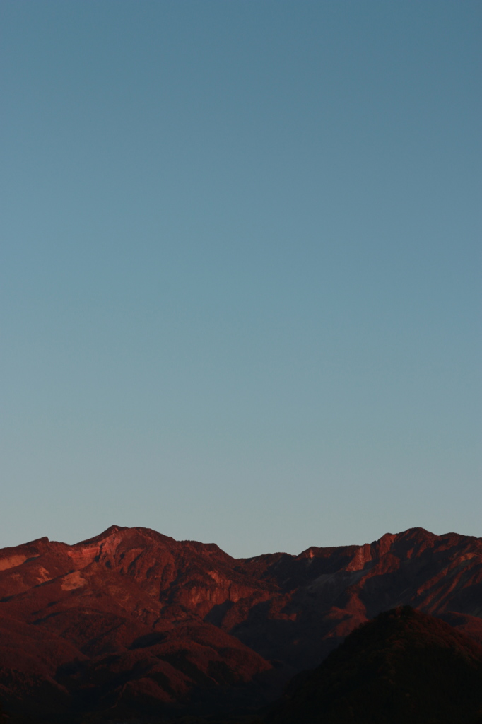 燃ゆ山
