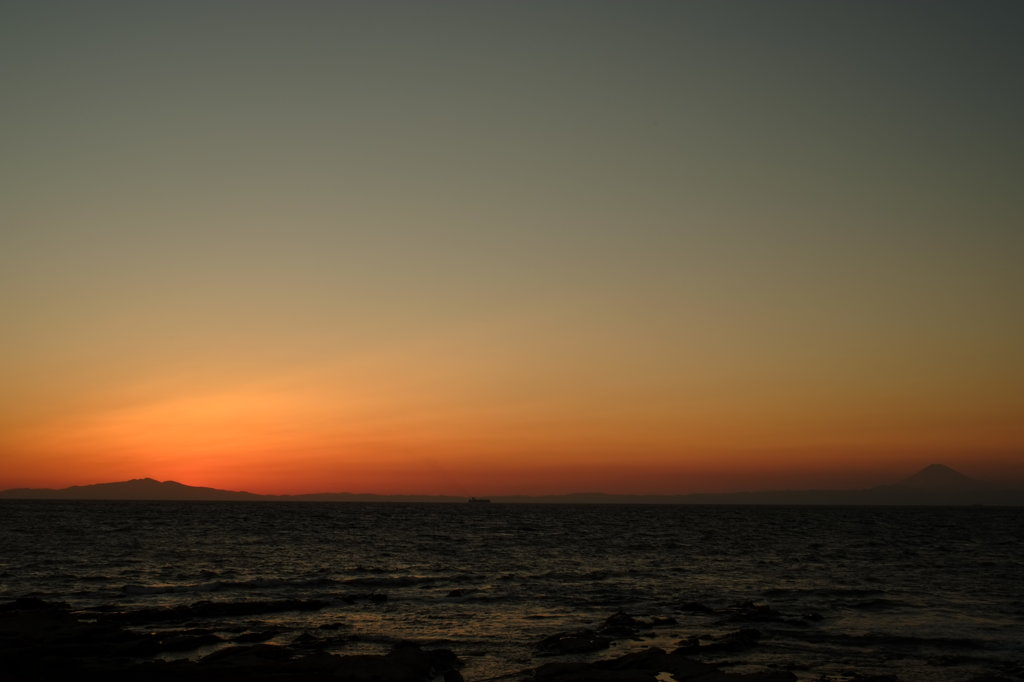 島　船　山