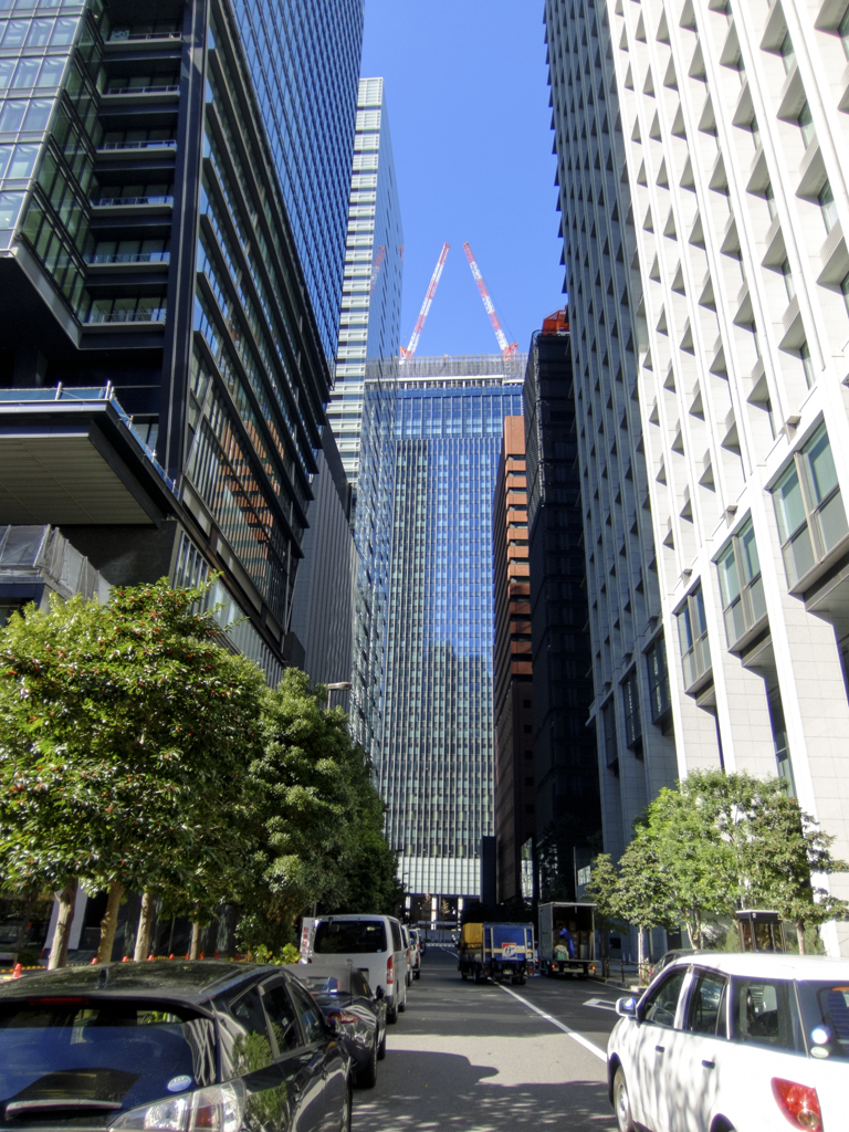 大手町読売新聞社前の静けさ。