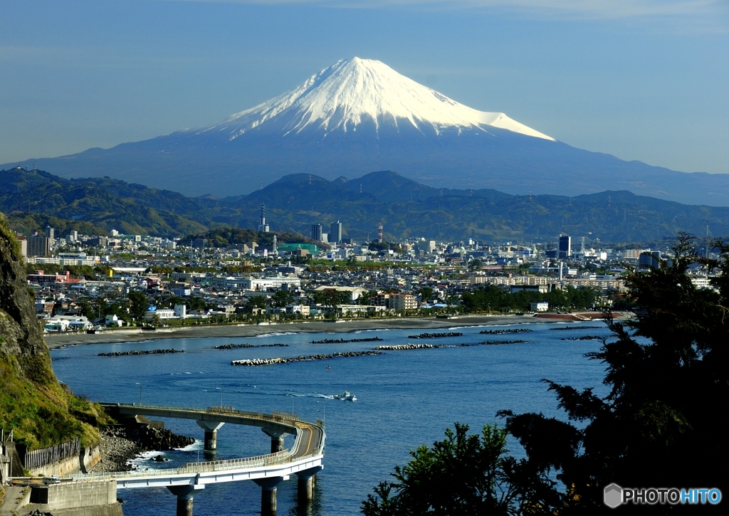 The City of mountain and sea.