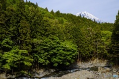 山間の景色