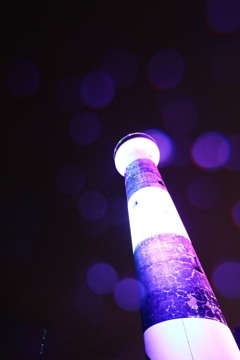 雨の中の灯台
