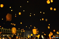 ランタン、空へ!
