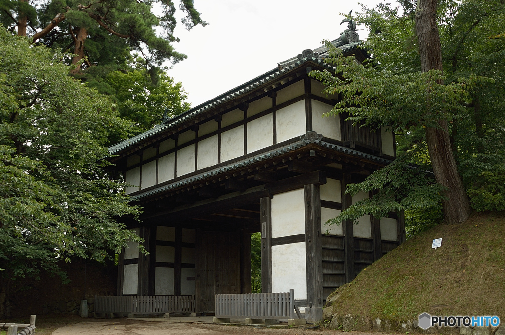 二の丸_東内門（二の丸側）