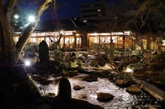 中庭の夜