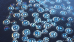 ビー玉の埋め込まれたガラステーブル