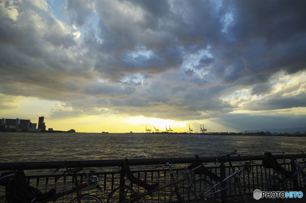 大阪港　夕刻