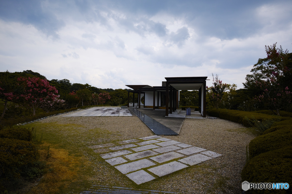 丘の上にある休憩所