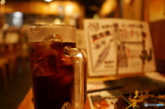 居酒屋のコーラはほとんど氷