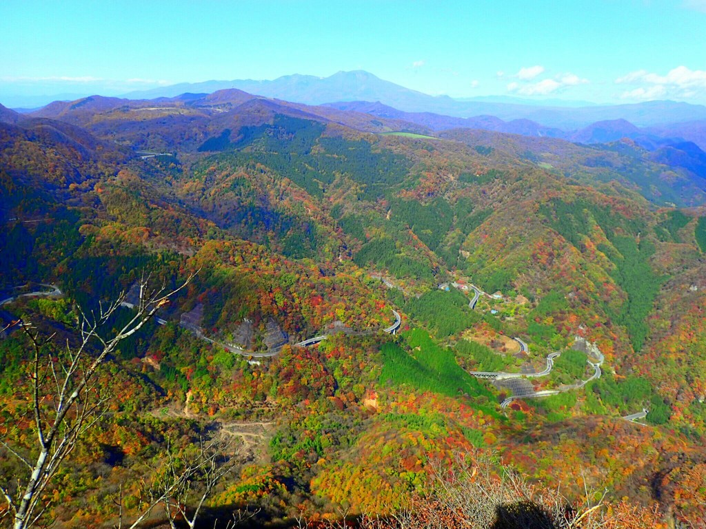 荒船山艫岩より