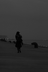 海を見る