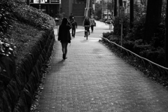 October - 歩道