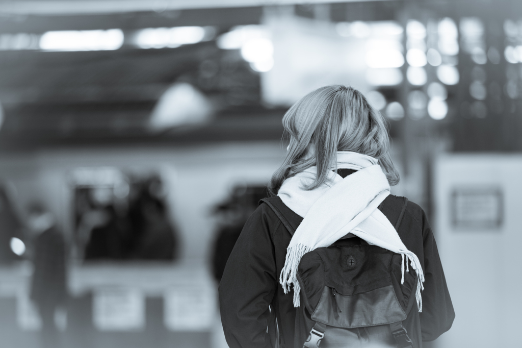 December - 駅