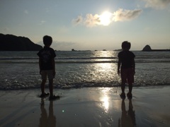 朝の海