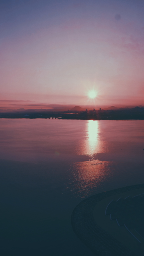 湖と太陽
