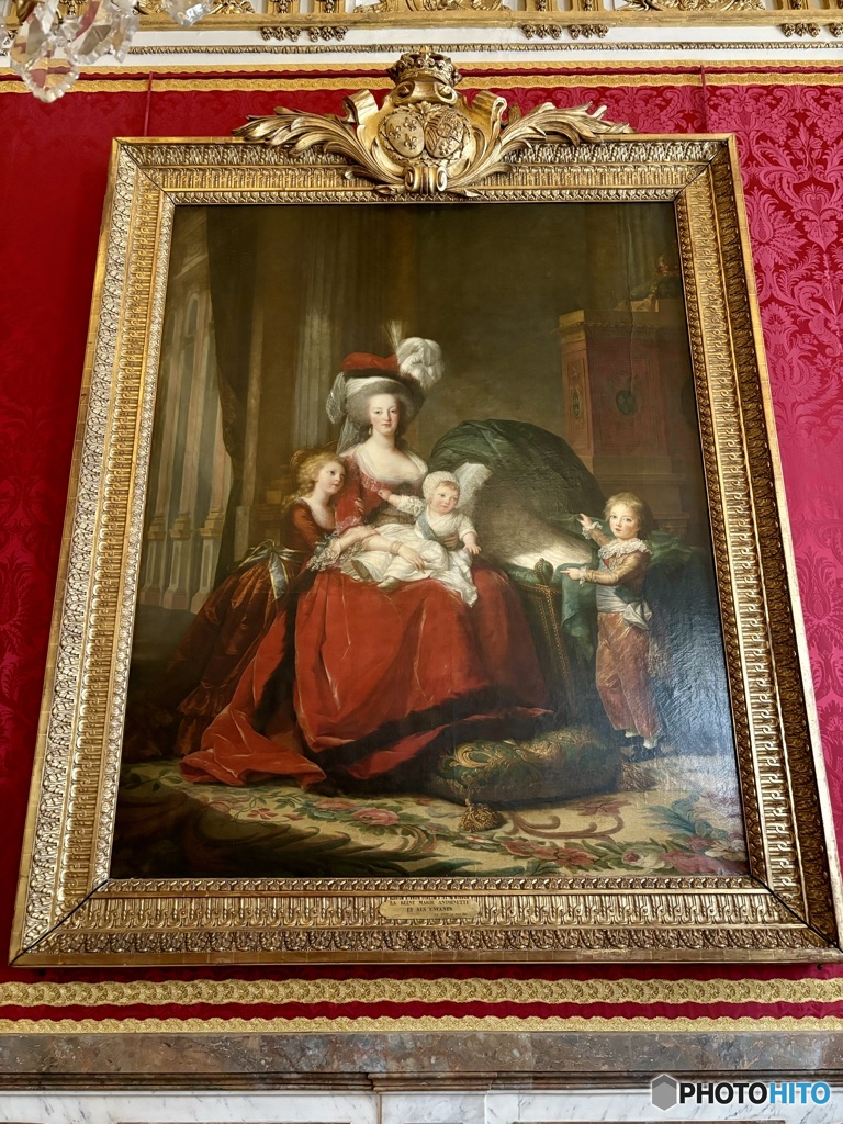 ヴェルサイユ宮殿　マリー・アントワネットと3人の子供たち