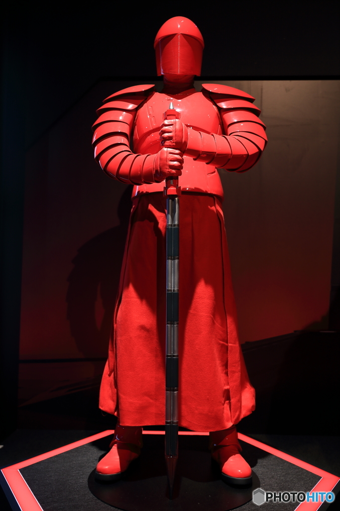 謎の赤い騎士