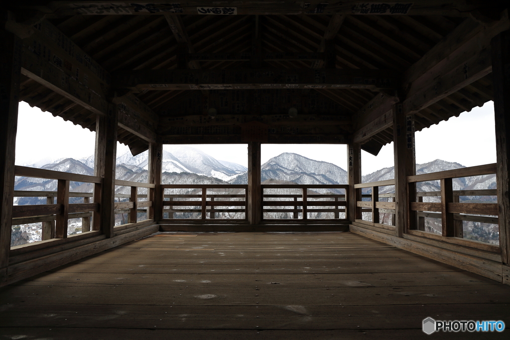 宝珠山立石寺 五大堂より