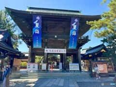 白山神社　随神門