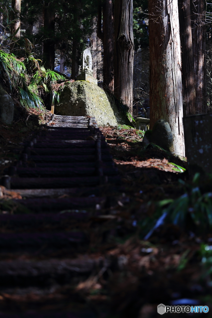 宝珠山立石寺 登山道にて