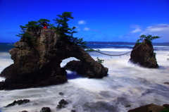 青い空、青い海、荒い波