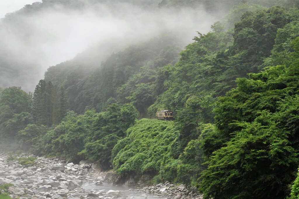 わたらせの川霧