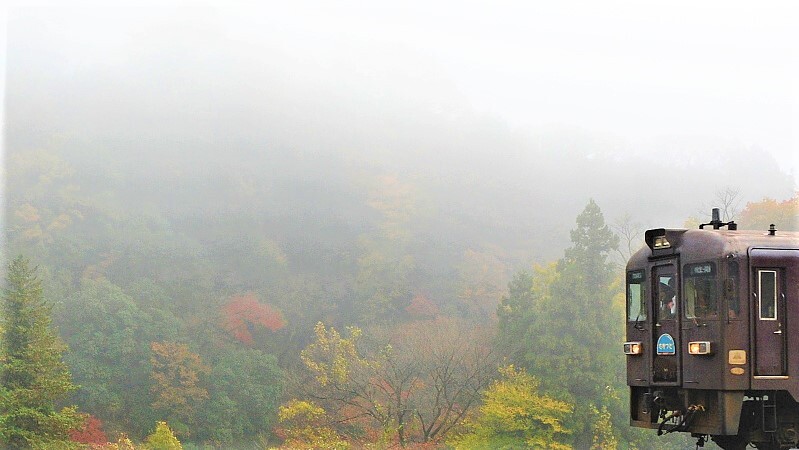 霧のたかつど号