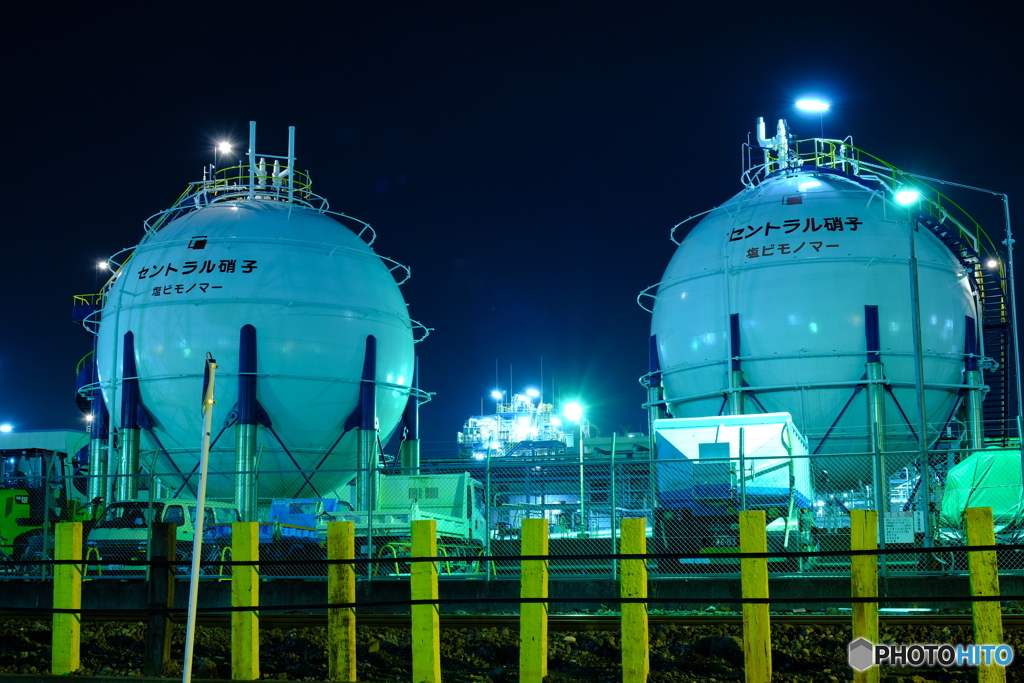 ふたごタンク　工場夜景