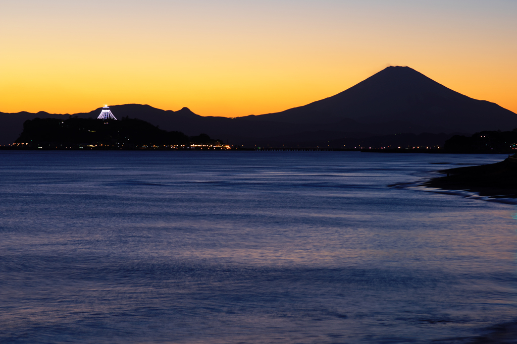 富士山と江ノ島 夕景