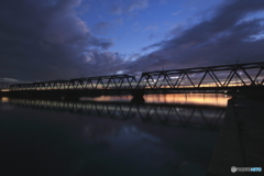 夕照の鉄橋