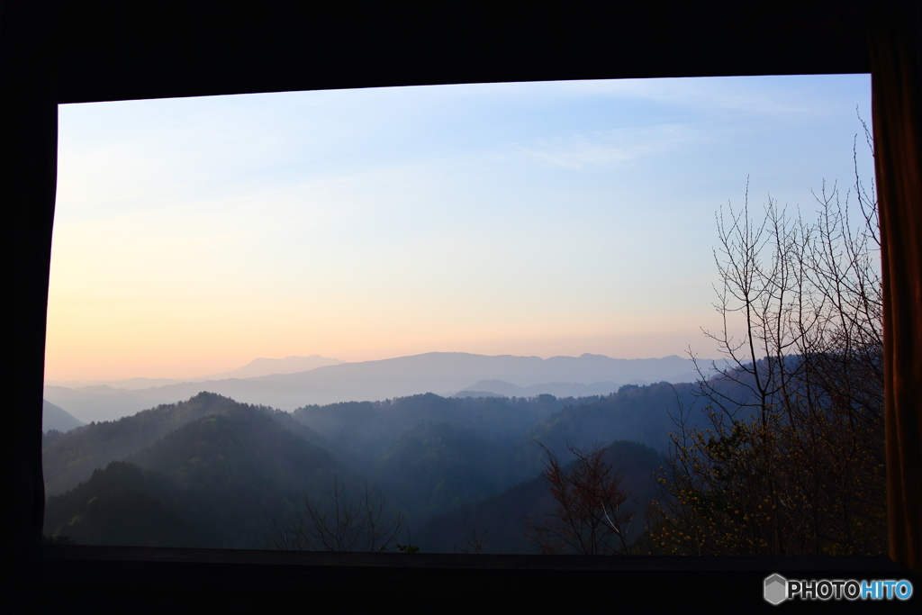 遠く御岳を望む