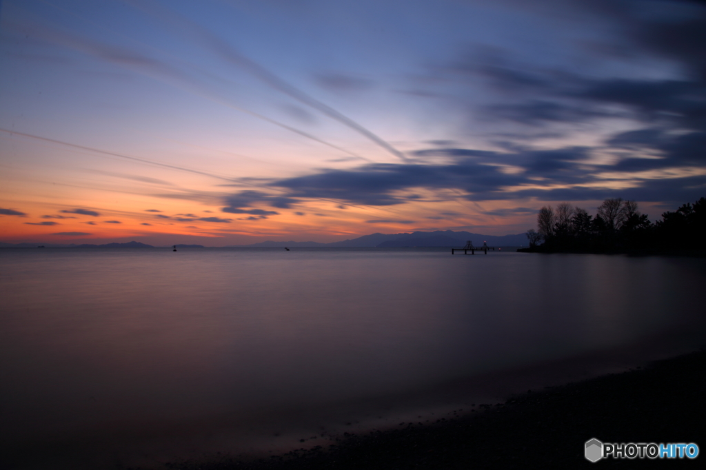 琵琶湖長秒の夕景