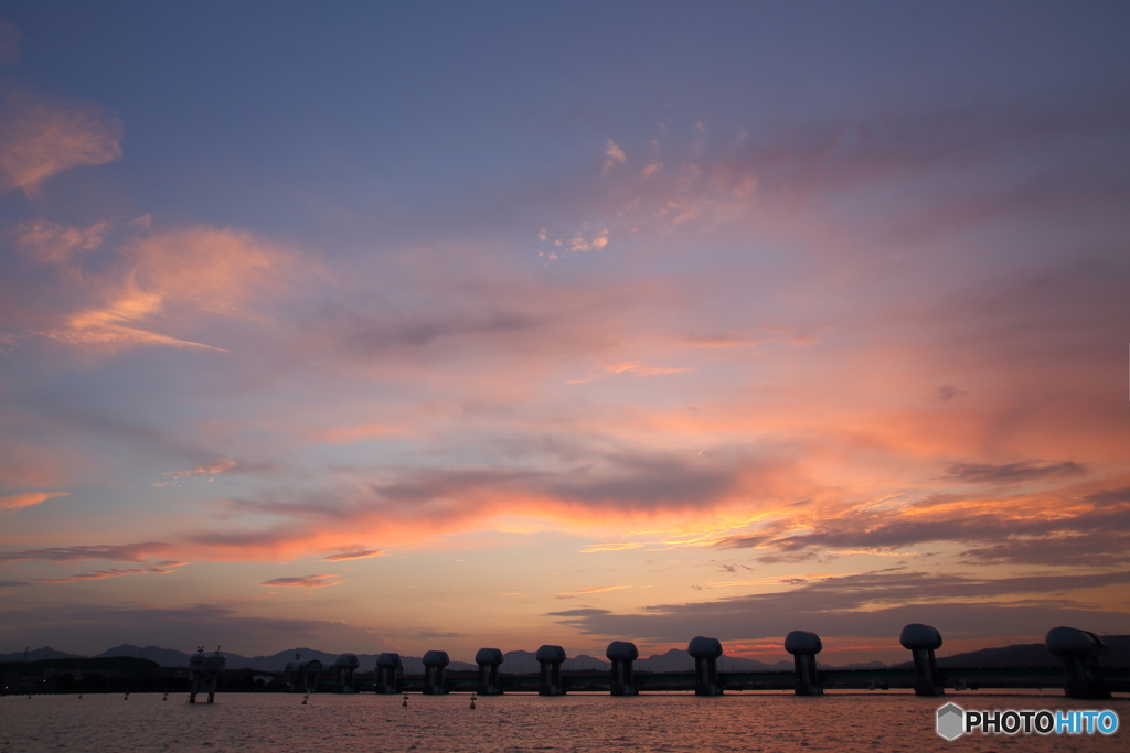 夕照と河口堰