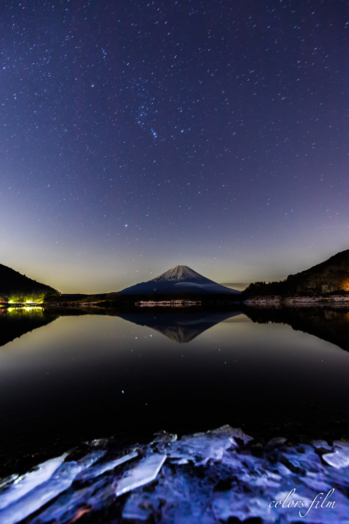 薄氷と星空