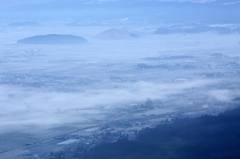 朝霧に包まれた阿蘇盆地