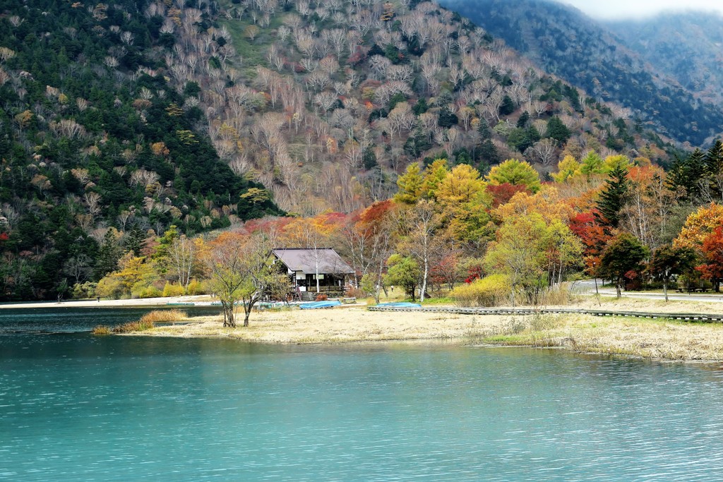 奥日光　湯の湖の紅葉