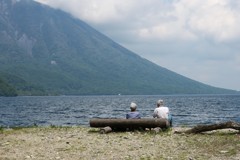 湖畔で一休み