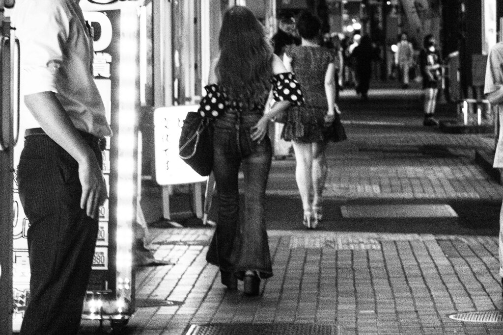 夜の街　手