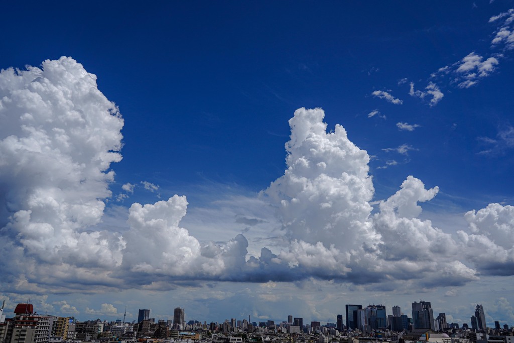 東京上空の巨大雲