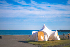 ん？　シルク　ド　ソレイユか？