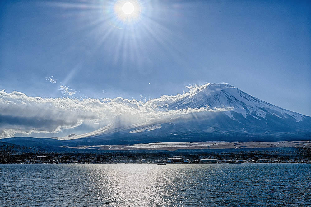 ダイアモンド前の富士山　（引きで）