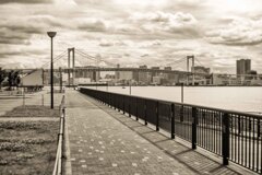 レインボーブリッジ　モノクローム